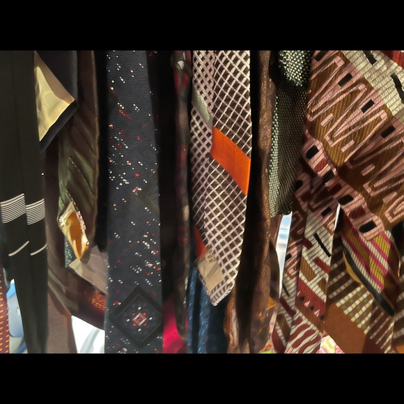 Vintage Ties: Two for $6, freshly laundered and ironed, in excellent condition! - Picture 6 of 8